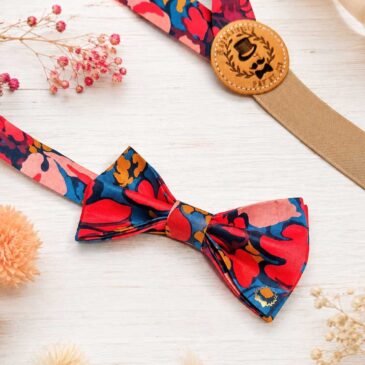 Noeud papillon et bretelles pour homme Liberty alison lewis strawberry rouge framboise et bleu, mariage, made in France, fabriqué en Occitanie