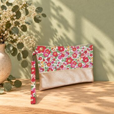 pochette à main mariée, demoiselle d'honneur, invité mariage Liberty betsy grenadine rouge et vert, mariage, made in France, fabriqué en Occitanie