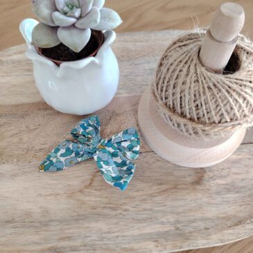 Barrette modèle « luxe » en Liberty Betsy Berry Bleu Denim