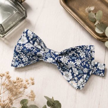 Noeud papillon pour homme Liberty June's Meadow bleu marine, mariage, made in France, fabriqué en Occitanie