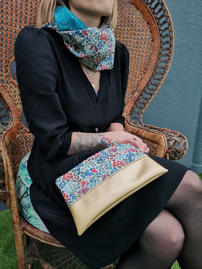 Mademoiselle-pap-et-cie-duo-creatices-snood-pochette-a-main-liberty-sweet-may-forest (2)
