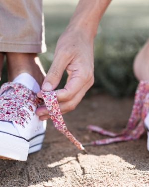 accessoire homme, femme, lacets de baskets et chapeau, bretelles en Liberty of London Mademoiselle Pap' et Cie