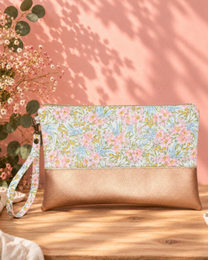 pochette à main mariée, demoiselle d'honneur, invité mariage Liberty swirling petal rose vert, mariage, made in France, fabriqué en Occitanie