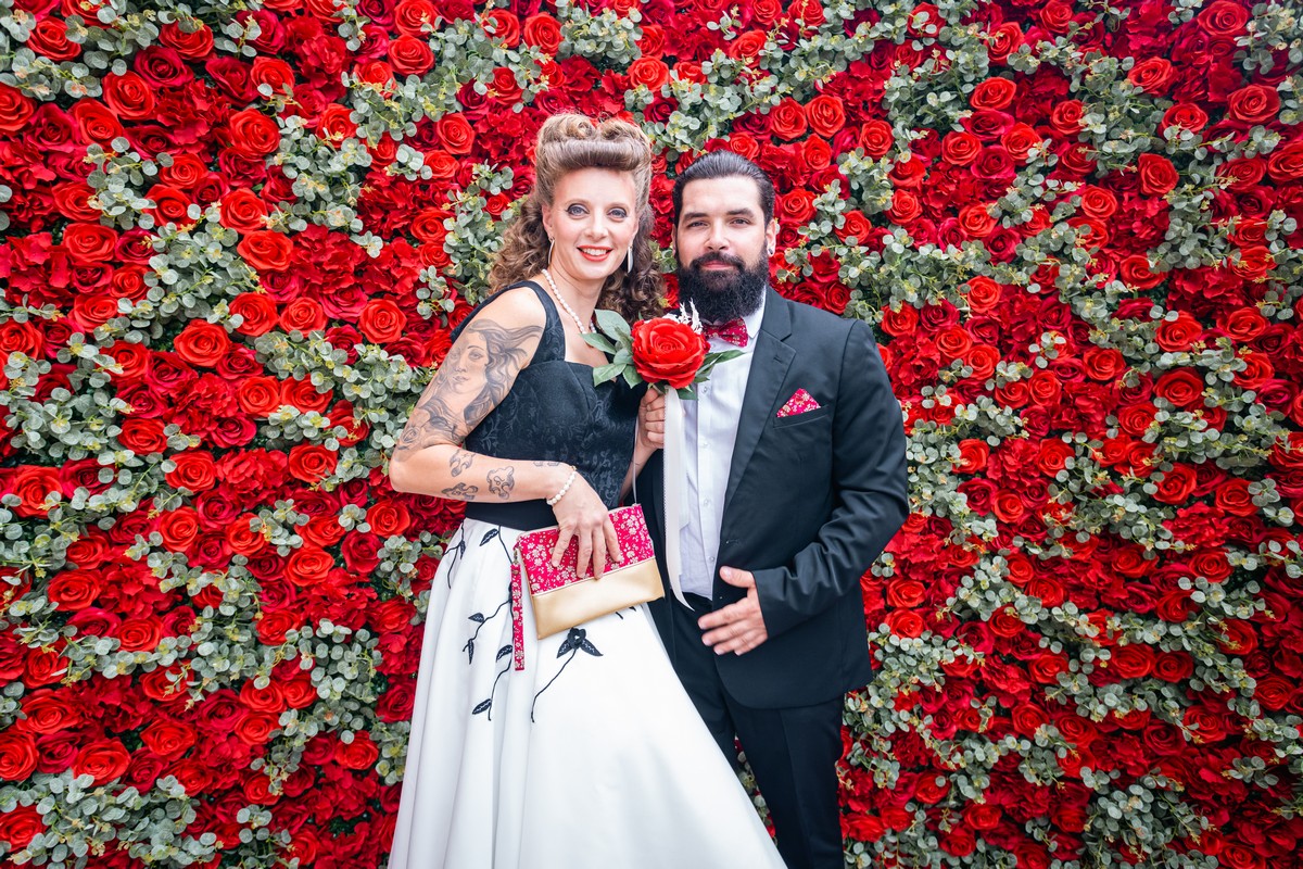 mademoiselle-pap-et-cie-shooting-pin-up-annees-50-mariage-made-in-france-noeud-papillon-bretelles-liberty-capel-rouge (4)
