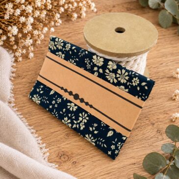 pochette costume homme mariage cérémonie, made in France en Liberty of London capel bleu marine