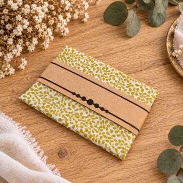 pochette costume homme mariage cérémonie, made in France en Liberty of London garden trail moutarde