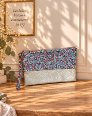 pochette à main mariée, demoiselle d'honneur, invité mariage Liberty emilia's flower duc de berry, bleu rouge,mariage, made in France, fabriqué en Occitanie
