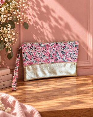 pochette à main mariée, demoiselle d'honneur, invité mariage Liberty wiltshire pois de senteur rose et or, mariage, made in France, fabriqué en Occitanie