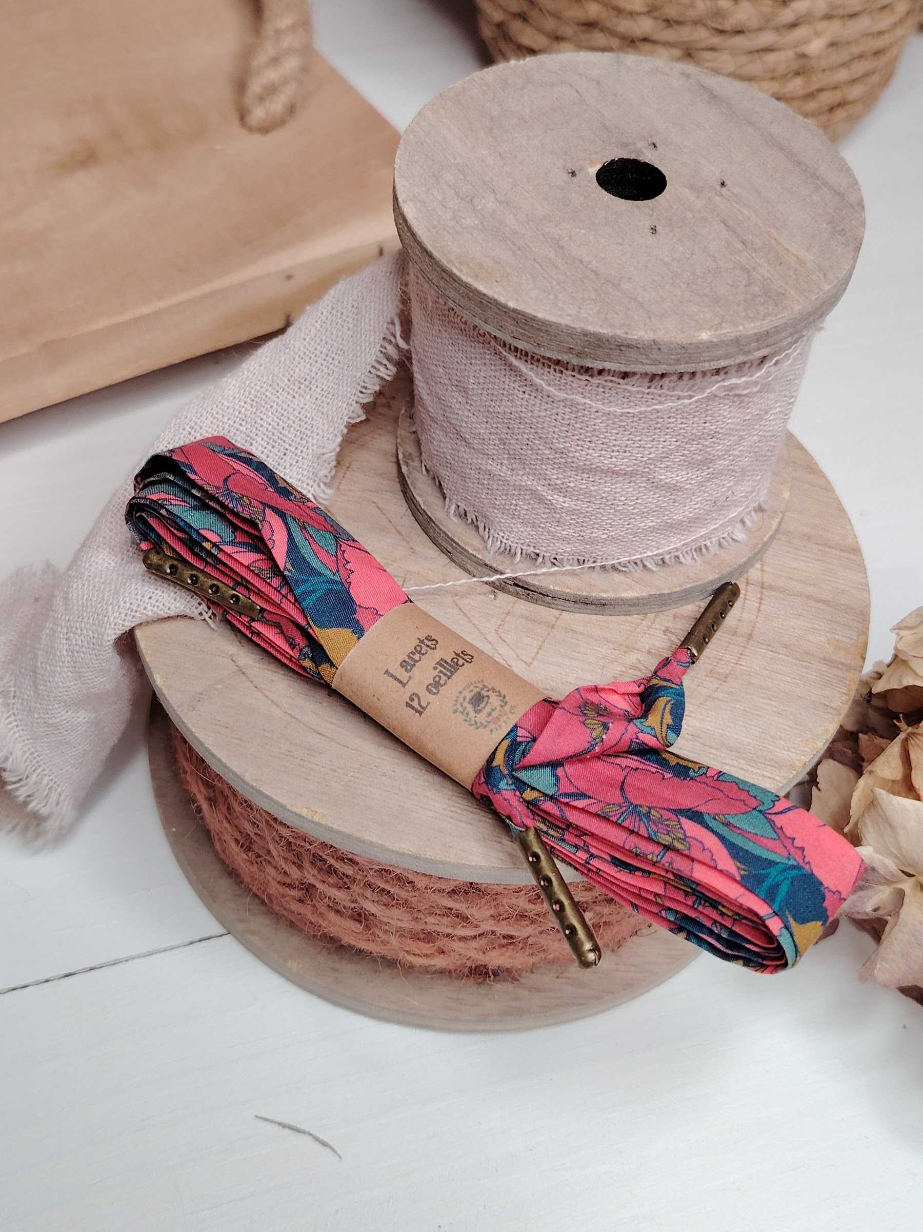 mademoiselle-pap-et-cie-mariage-accessoire-lacet-converse-sneackers-baskets-liberty-of-london-little-eustacia (32)