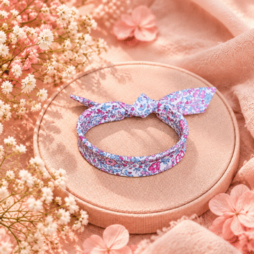 Mademoisellle Pap' et Cie Mariage, bijoux, bracelet femme, mariée, demoiselles d'honneur, invités, bracelet jonc fin à nouer en Liberty of London katie and millie pink rose