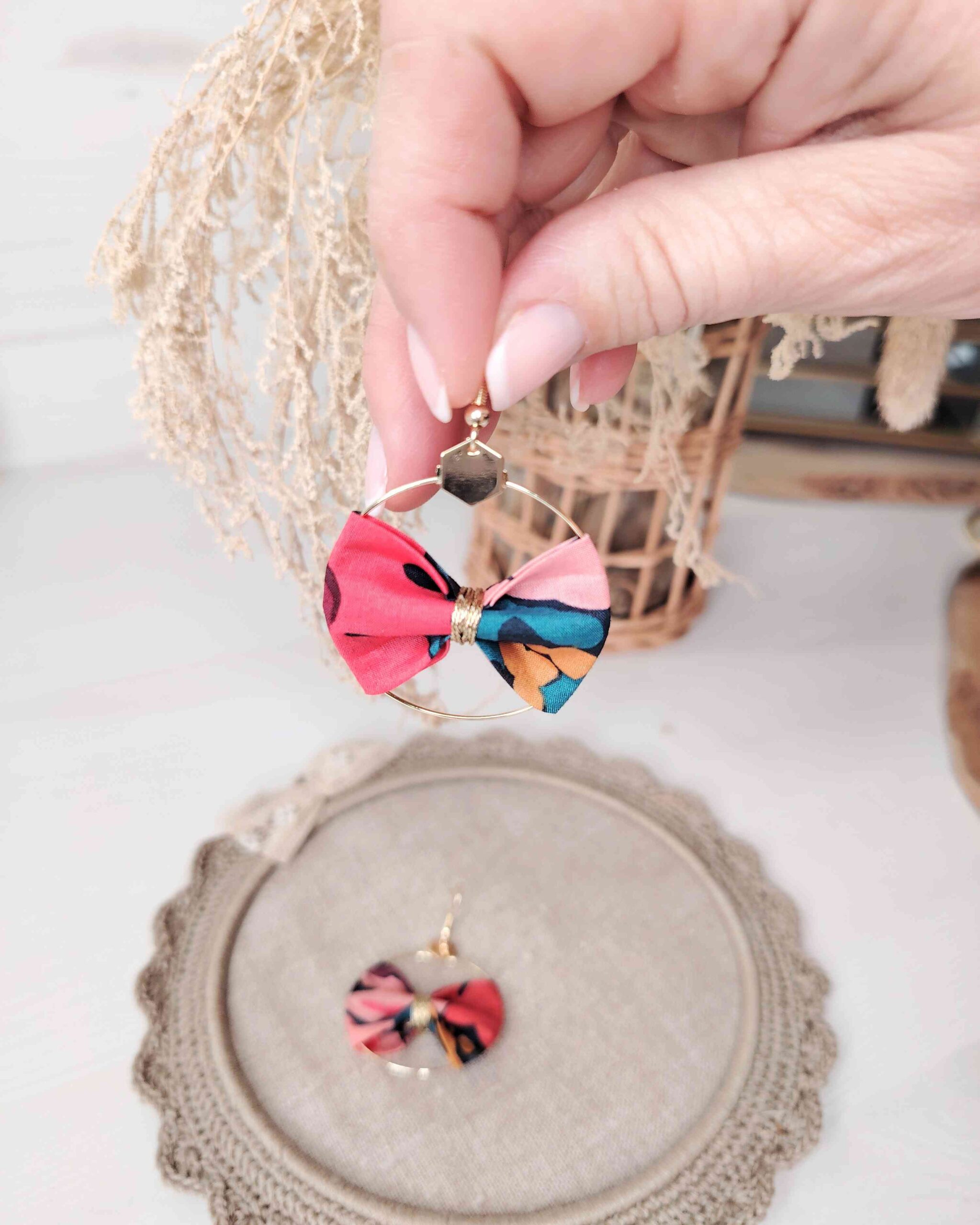 mademoiselle-pap-et-cie-mariage-boucles-oreille-créoles-la-mariée-demoiselles-d-honneur-bijoux-précieux-made-in-france-liberty-of-london-alison-lewis-rasberry (78)