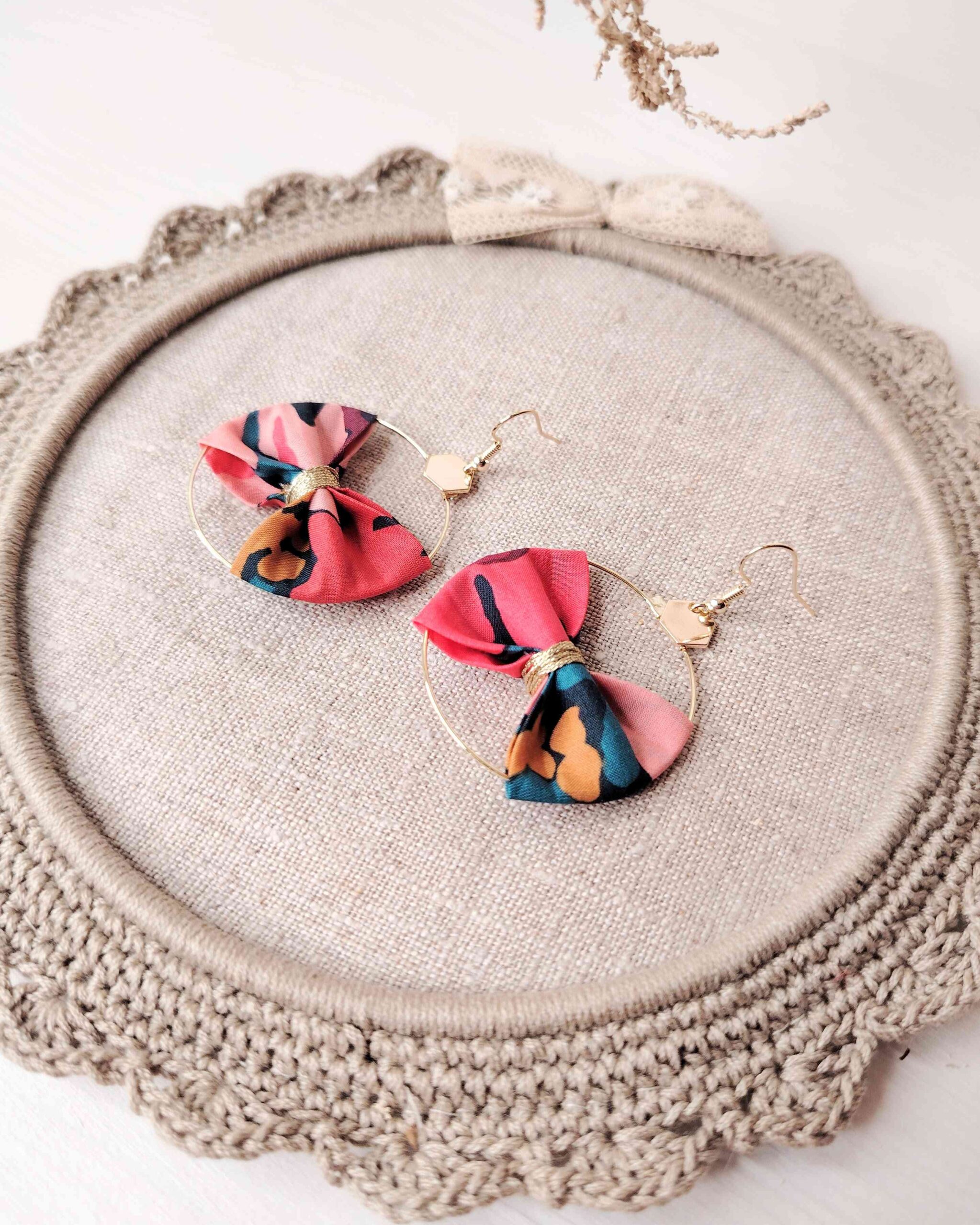 mademoiselle-pap-et-cie-mariage-boucles-oreille-créoles-la-mariée-demoiselles-d-honneur-bijoux-précieux-made-in-france-liberty-of-london-alison-lewis-rasberry (80)