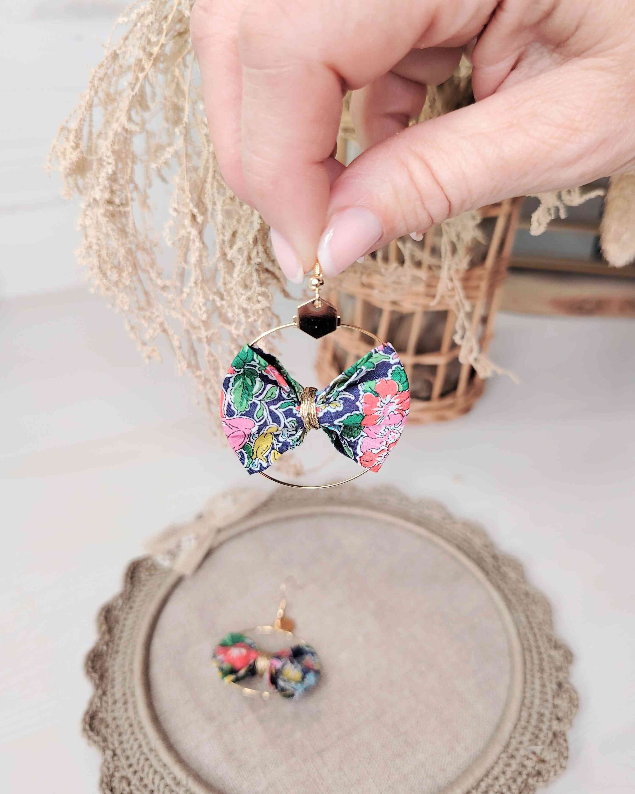 mademoiselle-pap-et-cie-mariage-boucles-oreille-créoles-la-mariée-demoiselles-d-honneur-bijoux-précieux-made-in-france-liberty-of-london-clare-rich-navy (83)