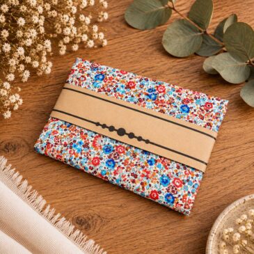 pochette costume homme mariage cérémonie, made in France en Liberty of London emma and georgina chesnut, terracotta bleu
