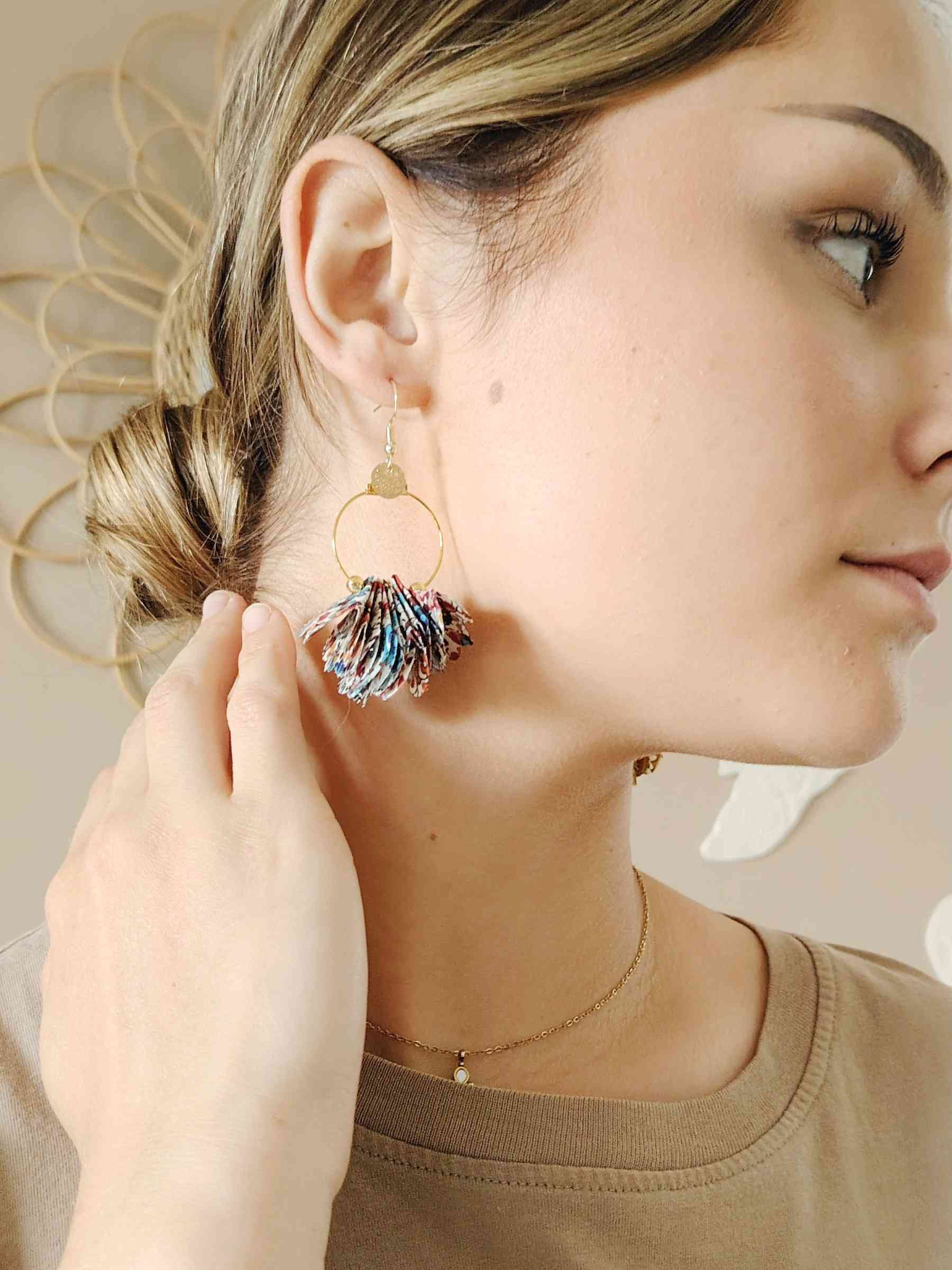 boucles d'oreilles Mademoiselle pap' et Cie, créoles mariée, demoiselles d'honneur, Made in France en Liberty of London