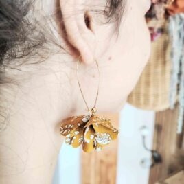 Boucles d&rsquo;oreilles Pompon en Liberty Capel Moutarde