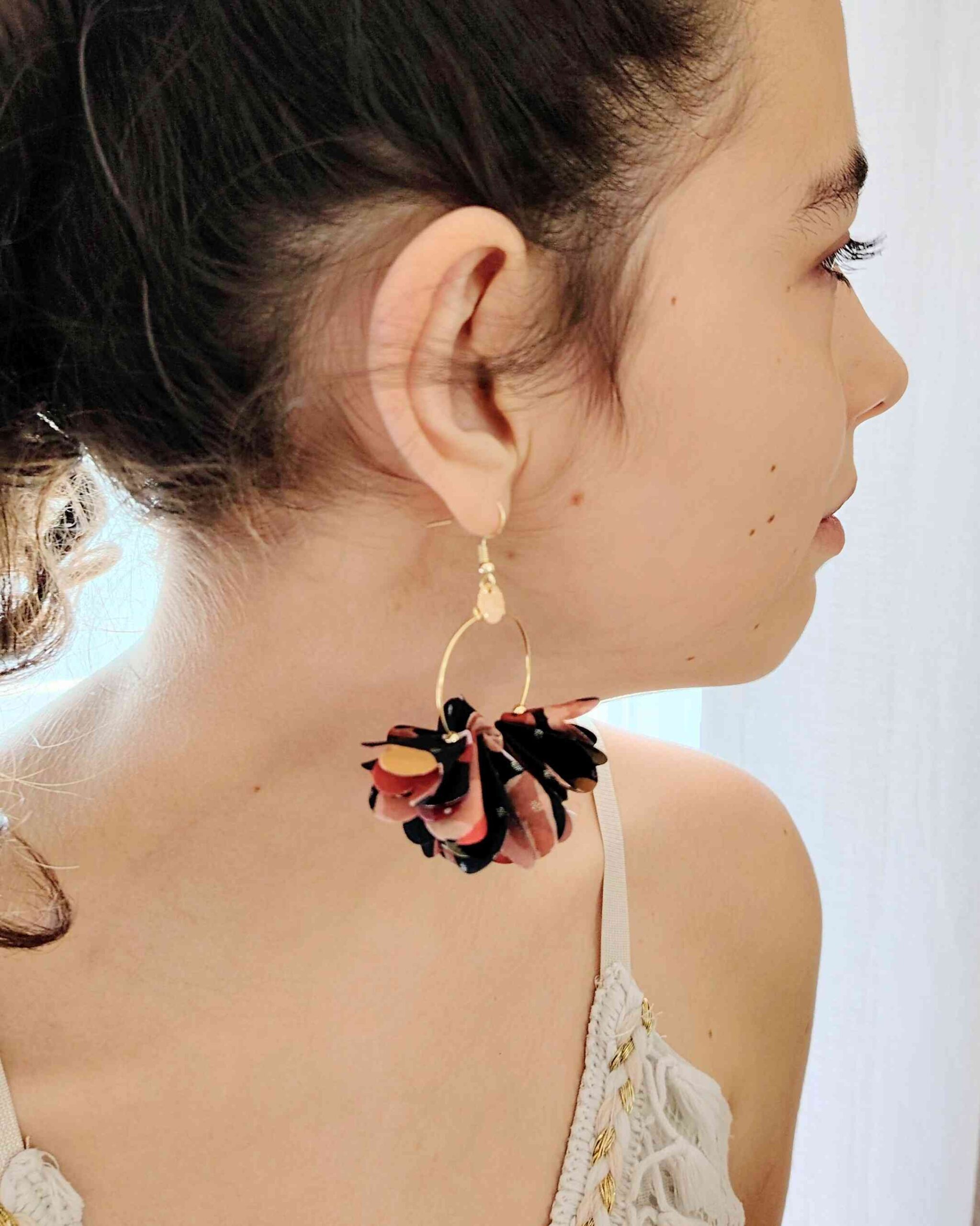 mademoiselle-pap-et-cie-mariage-made-in-france-boucles-oreilles-mariée-demoiselle-honneur-accessoires-femme-liberty-of-london-pavillion-spot-cedre (85)