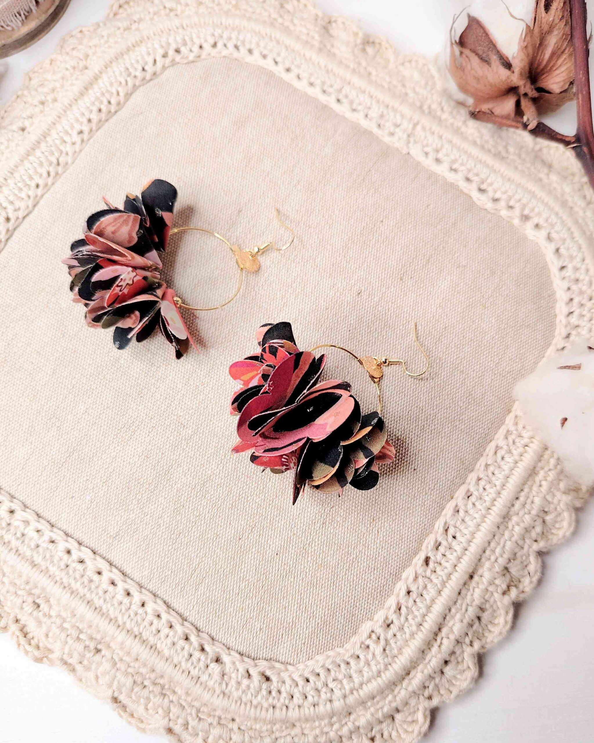 mademoiselle-pap-et-cie-mariage-made-in-france-boucles-oreilles-mariée-demoiselle-honneur-accessoires-femme-liberty-of-london-pavillion-spot-cedre (99)
