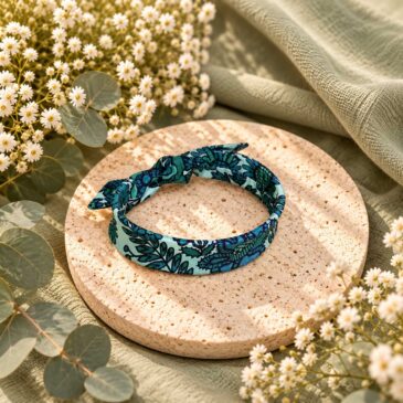 Mademoisellle Pap' et Cie Mariage, bijoux, bracelet femme, mariée, demoiselles d'honneur, invités, bracelet jonc fin en Liberty of London nottingham vert