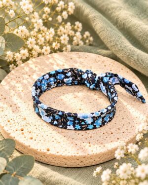 Mademoisellle Pap' et Cie Mariage, bijoux, bracelet femme, mariée, demoiselles d'honneur, invités, bracelet jonc fin en Liberty of London phoebe and jo bleu marine et turquoise