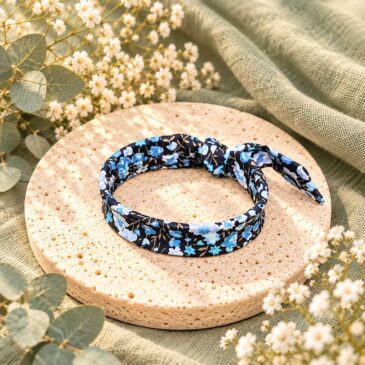 Mademoisellle Pap' et Cie Mariage, bijoux, bracelet femme, mariée, demoiselles d'honneur, invités, bracelet jonc fin en Liberty of London phoebe and jo bleu marine et turquoise