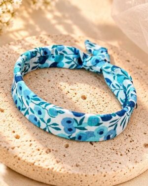 Mademoisellle Pap' et Cie Mariage, bijoux, bracelet femme, mariée, demoiselles d'honneur, invités, bracelet jonc fin en Liberty of London wiltshire crystal blue, bleu tuquoise