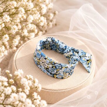 Mademoisellle Pap' et Cie Mariage, bijoux, bracelet femme, mariée, demoiselles d'honneur, invités, bracelet jonc large en Liberty of London chive bleu