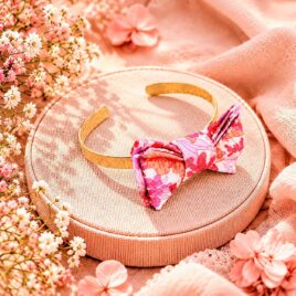 Mademoisellle Pap' et Cie Mariage, bijoux, bracelet femme, mariée, demoiselles d'honneur, invités, bracelet noeud papillon sur jonc 24 carats en Liberty of London margaret annie hibiscus fluo, rose et orange