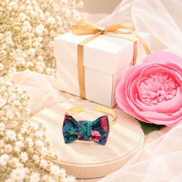 Mademoisellle Pap' et Cie Mariage, boite cadeau fleur bijoux, bracelet femme, mariée, demoiselles d'honneur, invités, pour bracelet noeud papillon en Liberty of London