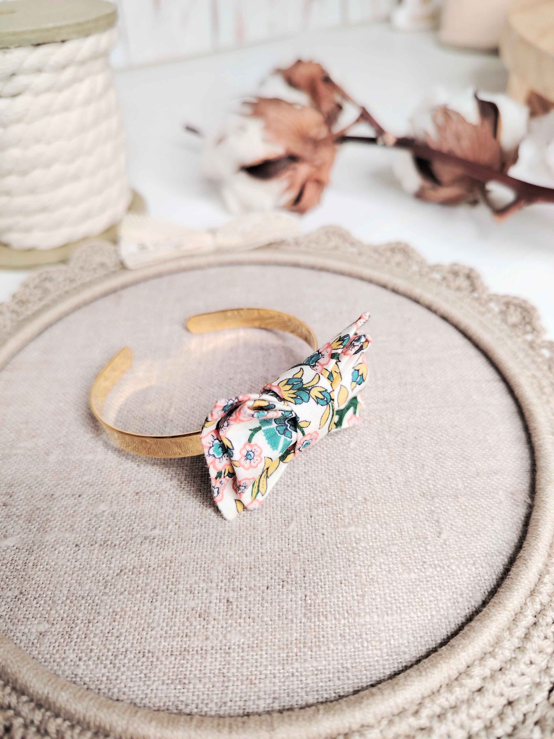 mademoiselle-pap-et-cie-bijoux-mariage-la-mariee-demoiselle-honneur-bijoux-bracelets-noeud-papillon-liberty-of-london-empress-pink (30)