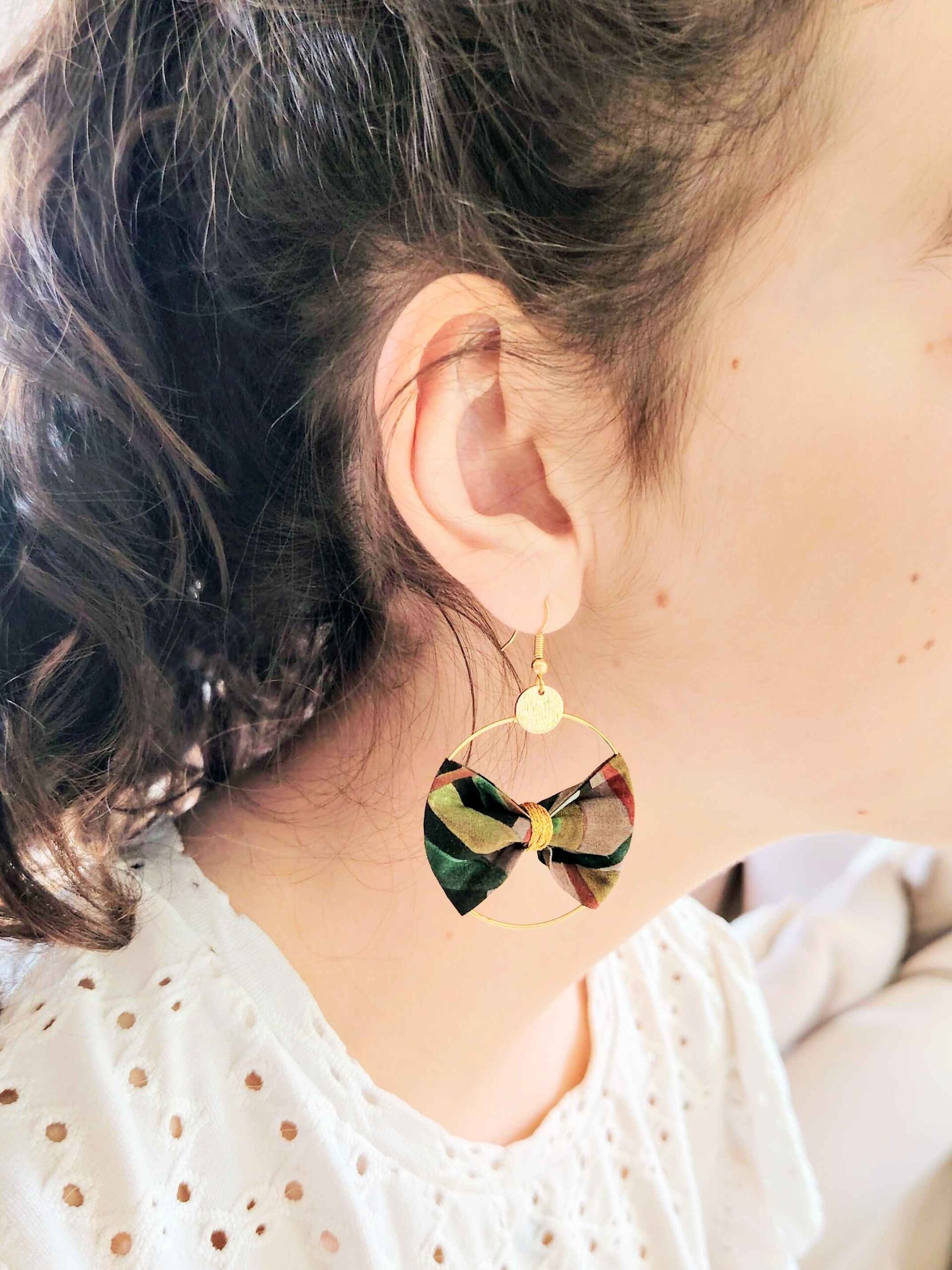 mademoiselle-pap-et-cie-bijoux-mariage-la-mariee-demoiselle-honneur-boucles-oreilles-creole-liberty-of-london-pavillon-spot-cedre (1)