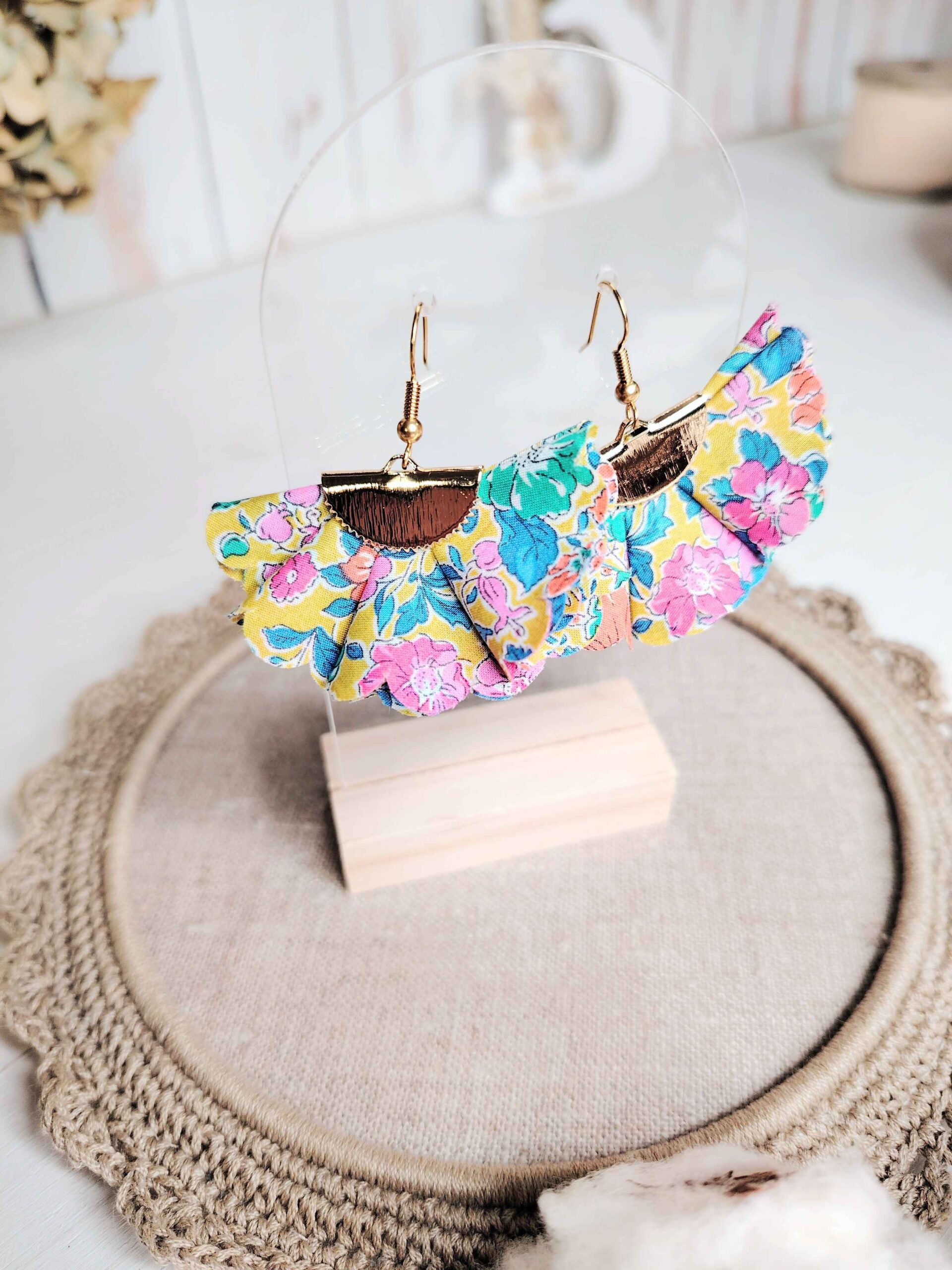 mademoiselle-pap-et-cie-bijoux-mariage-la-mariee-demoiselle-honneur-boucles-oreilles-liberty-of-london-clare-rich-moutarde (32)