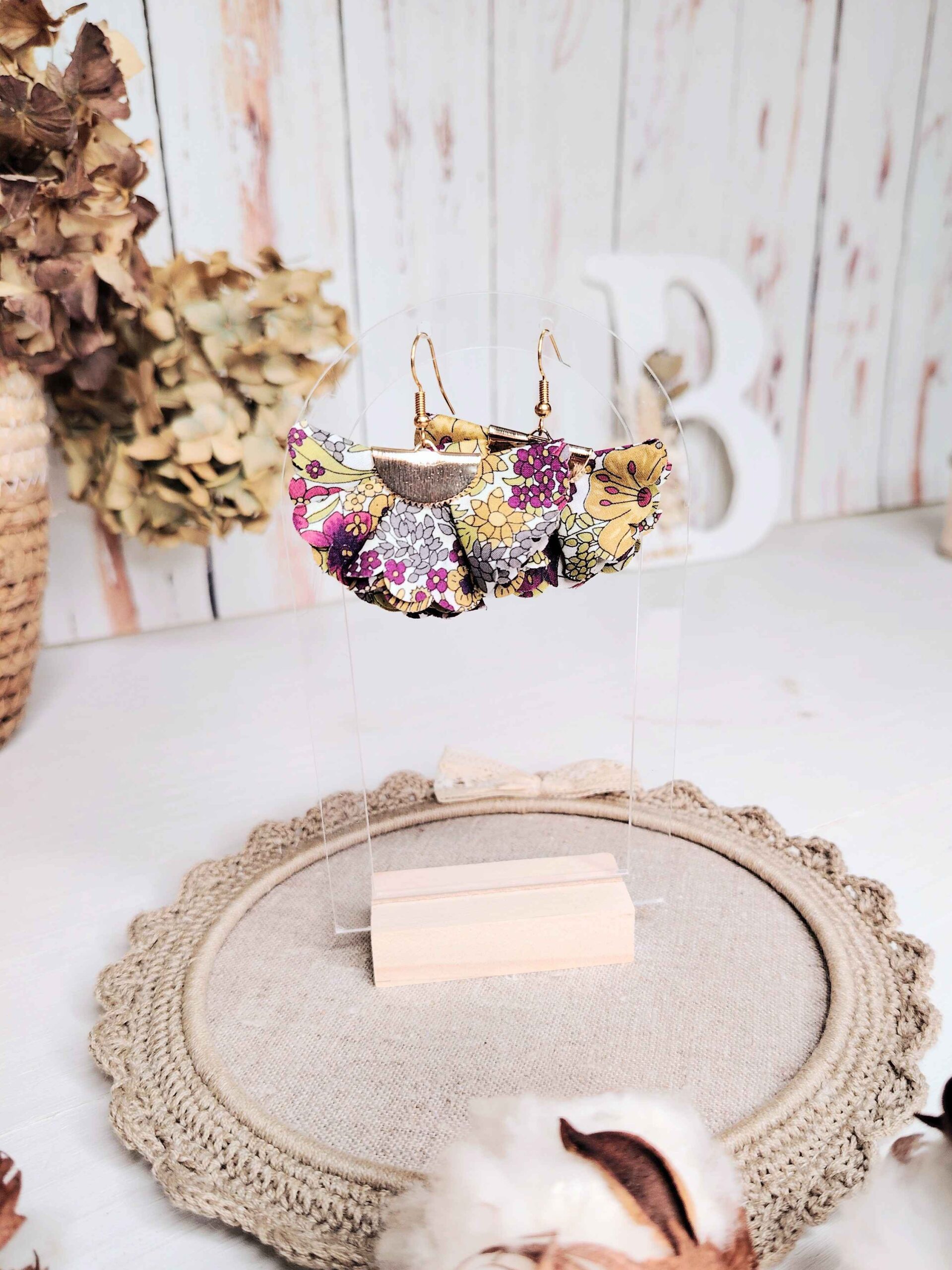 mademoiselle-pap-et-cie-bijoux-mariage-la-mariee-demoiselle-honneur-boucles-oreilles-liberty-of-london-margaret-annie-purple (41)