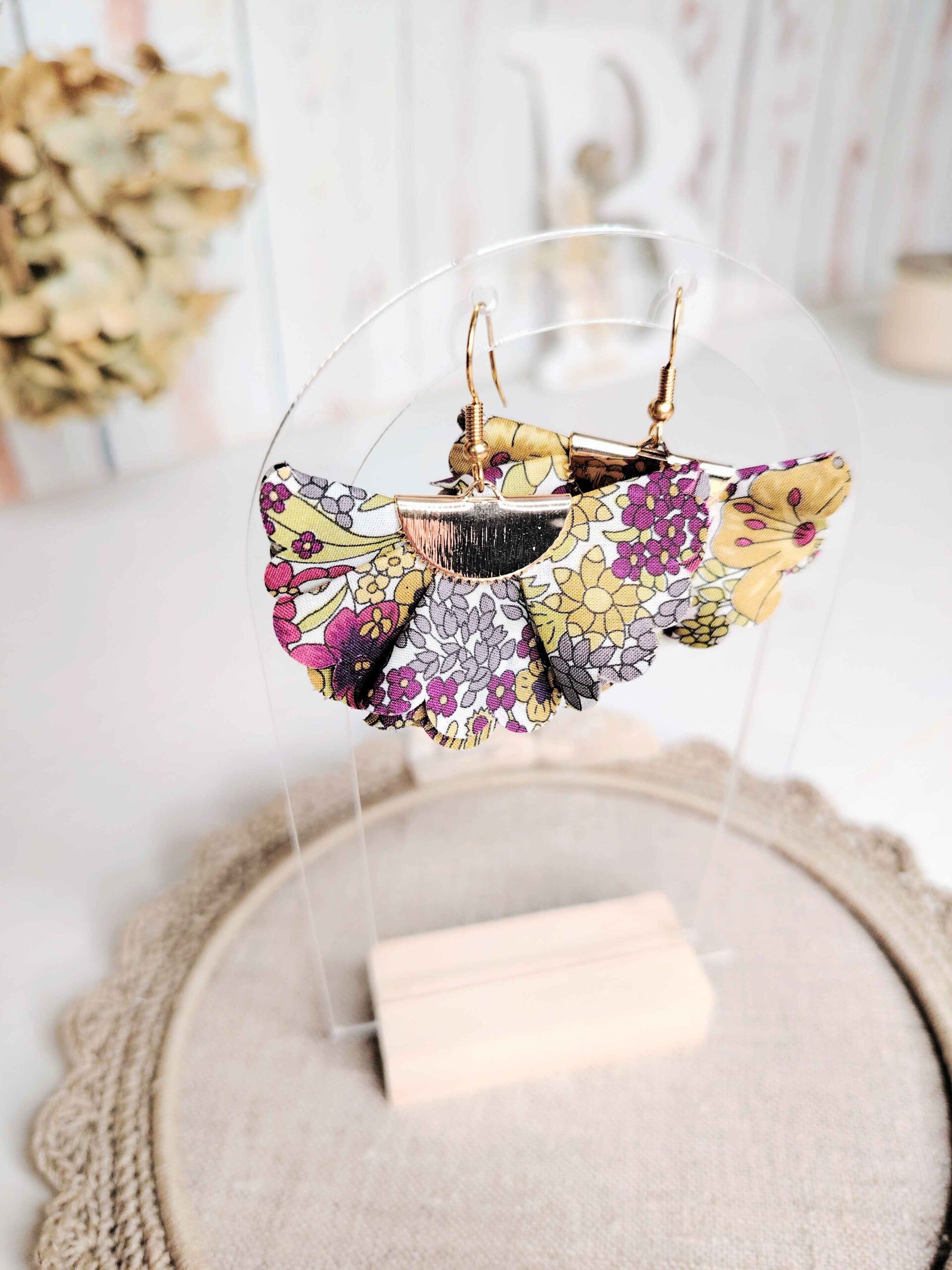 mademoiselle-pap-et-cie-bijoux-mariage-la-mariee-demoiselle-honneur-boucles-oreilles-liberty-of-london-margaret-annie-purple (42)