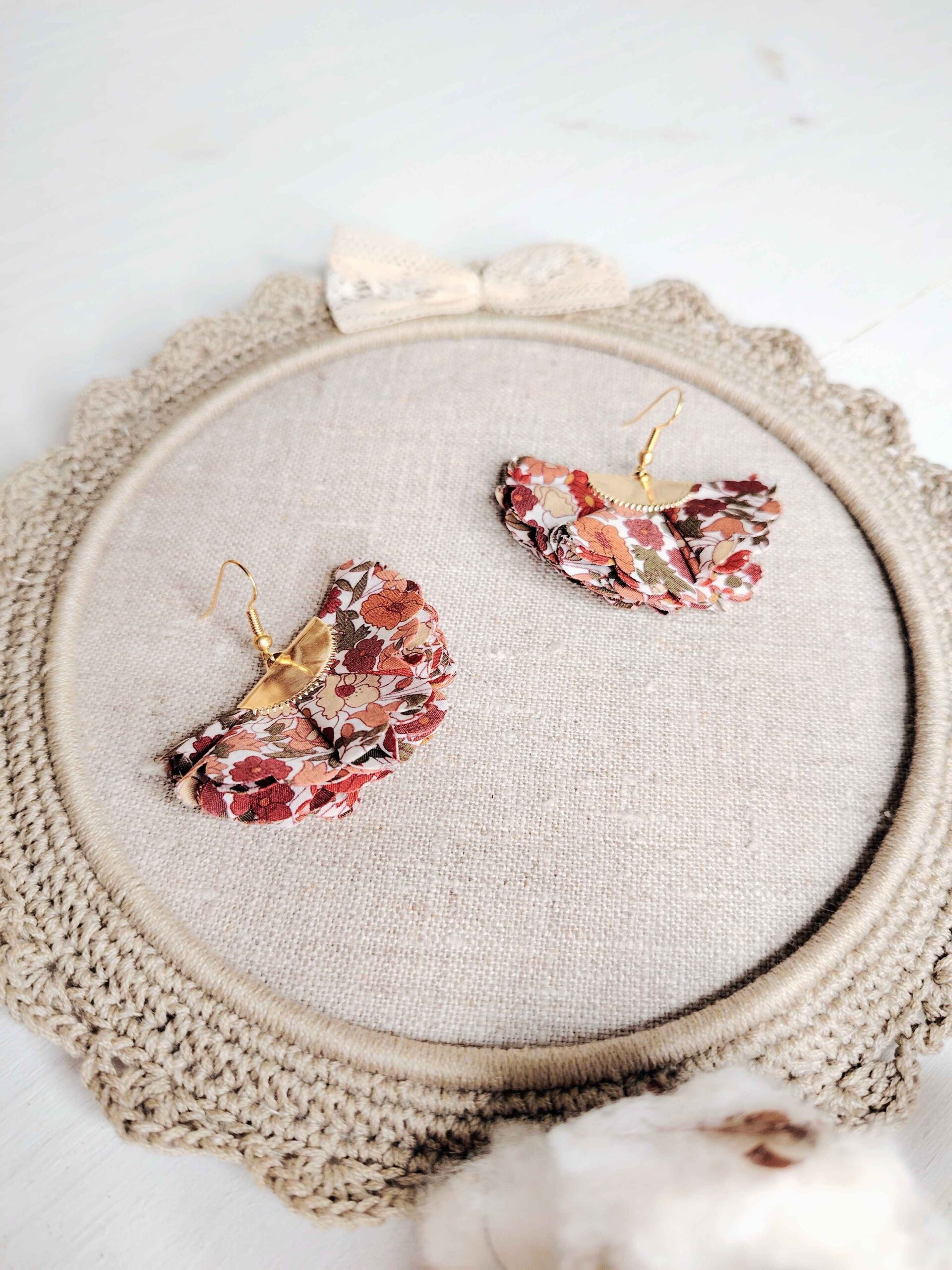 mademoiselle-pap-et-cie-bijoux-mariage-la-mariee-demoiselle-honneur-boucles-oreilles-liberty-of-london-poppy-forest-noisette (52)