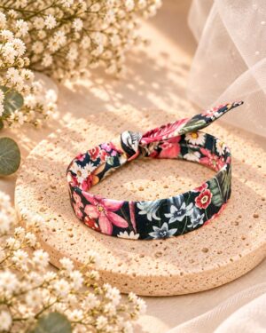 Mademoisellle Pap' et Cie Mariage, bijoux, bracelet femme, mariée, demoiselles d'honneur, invités, bracelet jonc fin à nouer en Liberty of London curios land noir et rose