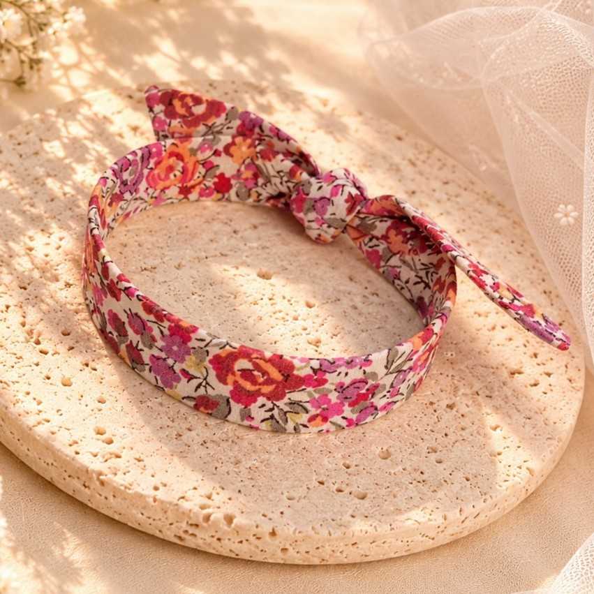 mademoiselle-pap-et-cie-mariage-bracelet-jonc-fin-mariee-demoiselle-honneur-liberty-of-london-emma-and-georgina-terracotta (3)