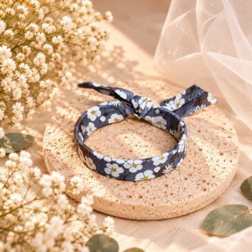 Mademoisellle Pap' et Cie Mariage, bijoux, bracelet femme, mariée, demoiselles d'honneur, invités, bracelet jonc fin à nouer en Liberty of London mitsi etain, gris japonisant