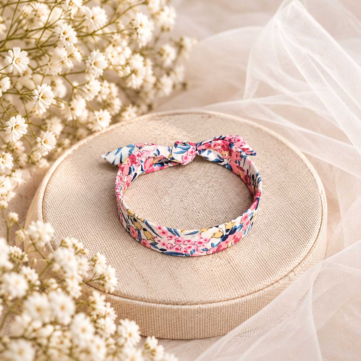 mademoiselle-pap-et-cie-mariage-bracelet-jonc-fin-mariee-demoiselle-honneur-liberty-of-london-swirling-petal-corail