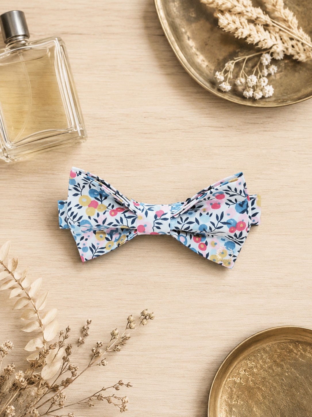 mademoiselle-pap-et-cie-mariage-made-in-france-accessoires-noeud-papillon-homme-liberty-of-london-wiltshire-porcelaine Noeud papillon pour homme Liberty Wiltshire Porcelainemariage, made in France, fabriqué en Occitanie