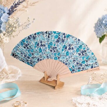 Éventail bois en Liberty poppy and daisy santorin, bleu turquoise, pour mariage, la mariée, demoiselle d'honneurs, invités