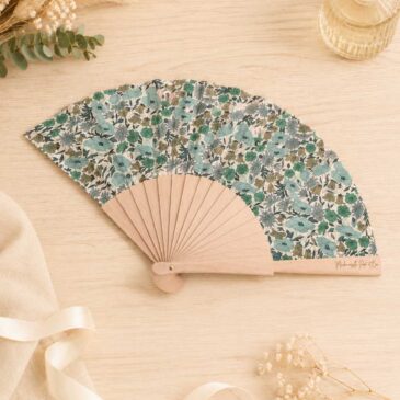 Éventail bois en Liberty poppy and daisy vert feuillage pour mariage, la mariée, demoiselle d'honneurs, invités