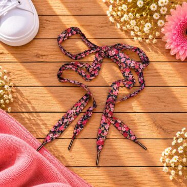 lacets baskets, converses, sneakers, docs mariage made in france en liberty of london nectar rasberry, rose et noir