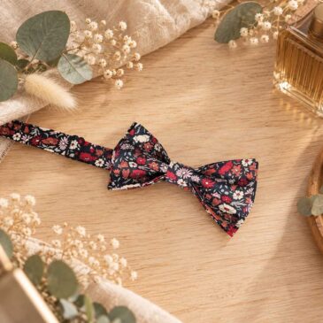 nœud papillon pour homme mariage, made in France, fabriqué en Occitanie, liberty of london Petal and Daisy Marine Fruits confits marine et rouge